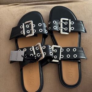 GIASONE BLACK LEATHER BUCKLE SANDALS